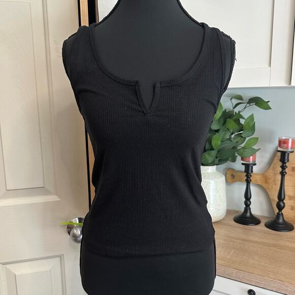 American Eagle AE Cropped Notch Neck Black Tank Top Women’s Size Medium M Basic - Picture 1 of 8